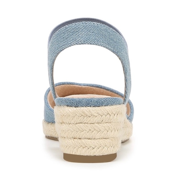 NWB Life Stride Kimmie Espadrille sandals. Size 6W. Denim Blue. - Picture 7 of 10